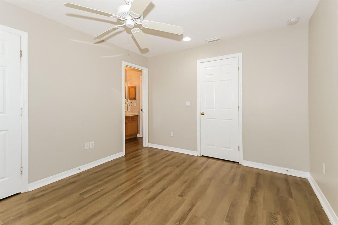1002059.2431 SE Gilbert Ave 011-photo-be