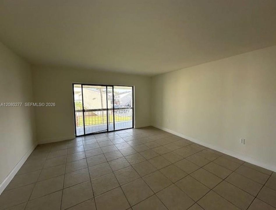 For Rent: $2,400 (2 beds, 2 baths, 1050 Square Feet)