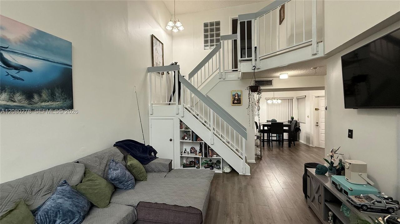 For Sale: $359,990 (3 beds, 2 baths, 1240 Square Feet)