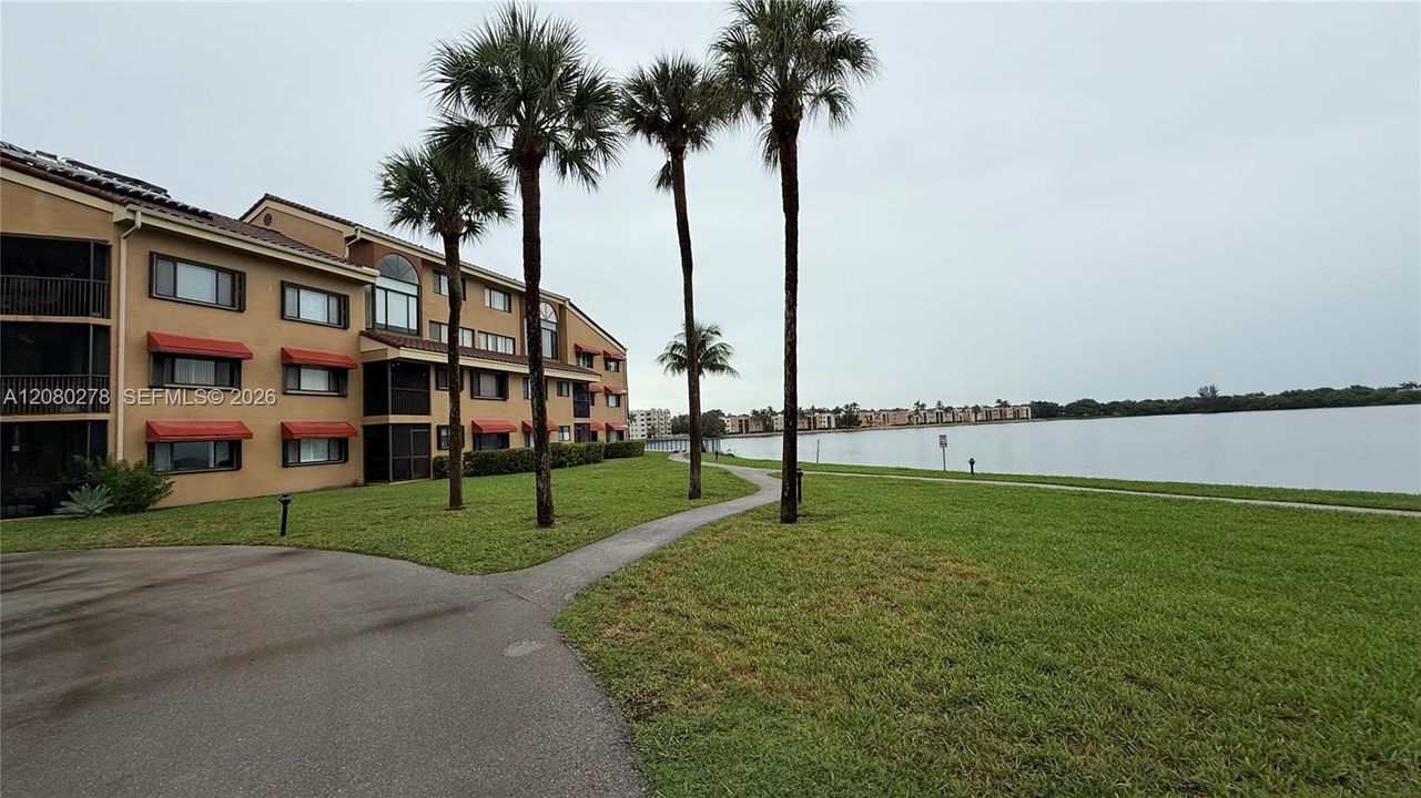 For Sale: $359,990 (3 beds, 2 baths, 1240 Square Feet)