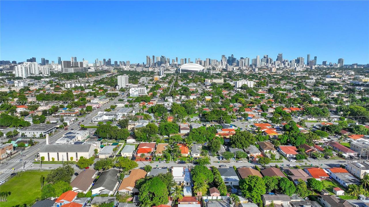 For Rent: $1,300 (1 beds, 1 baths, 200 Square Feet)