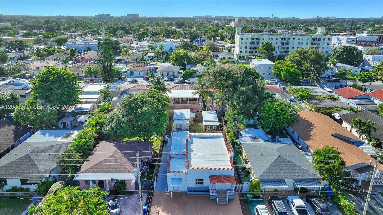 For Rent: $1,300 (1 beds, 1 baths, 200 Square Feet)