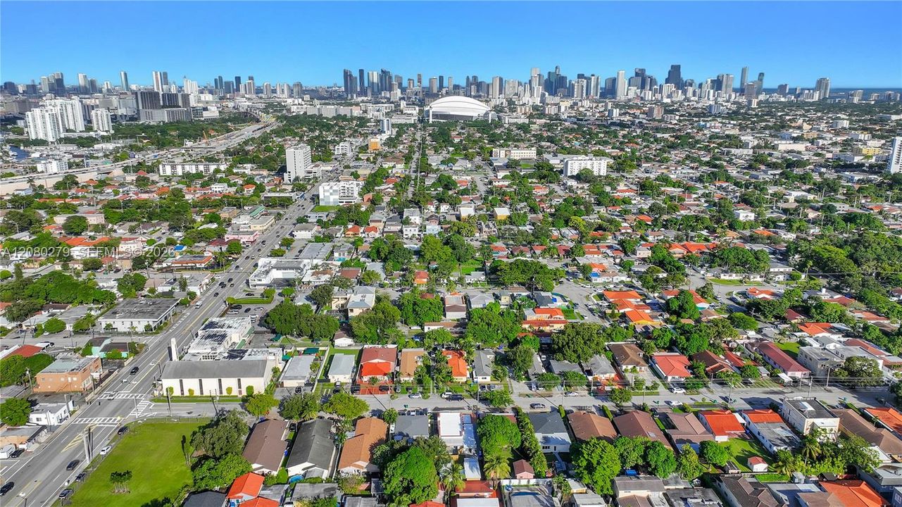 For Rent: $1,300 (1 beds, 1 baths, 200 Square Feet)
