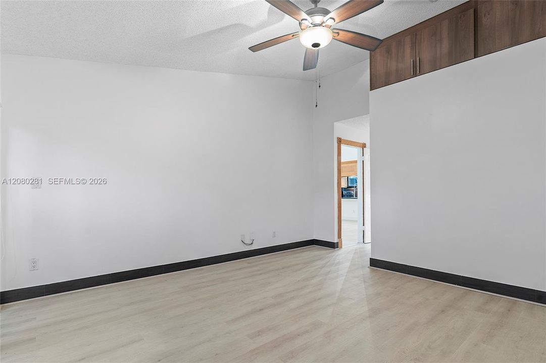 В аренду: $3,300 (3 спален, 2 ванн, 1446 Квадратных фут)