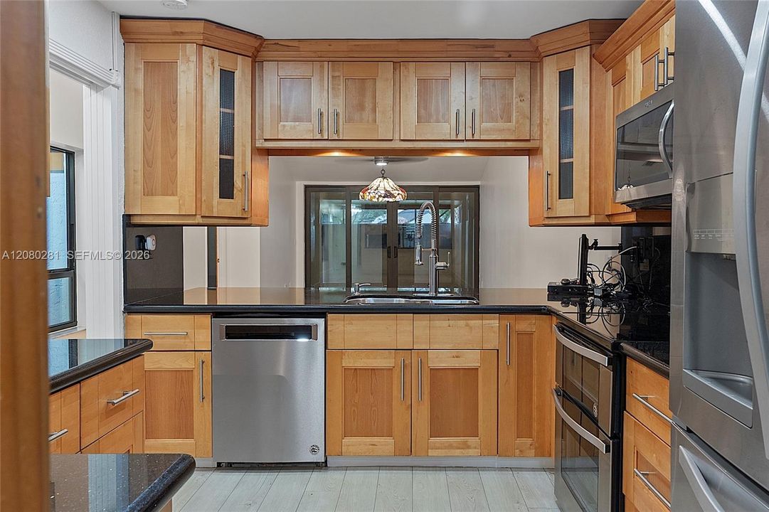 В аренду: $3,300 (3 спален, 2 ванн, 1446 Квадратных фут)