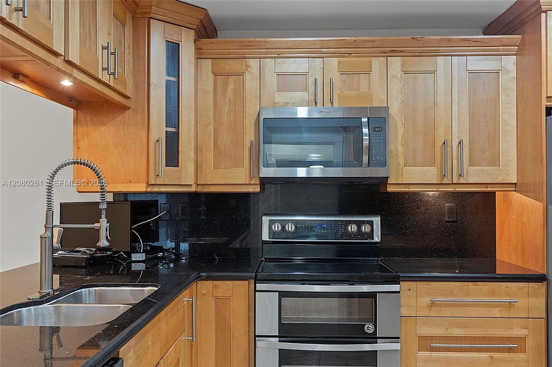 В аренду: $3,300 (3 спален, 2 ванн, 1446 Квадратных фут)