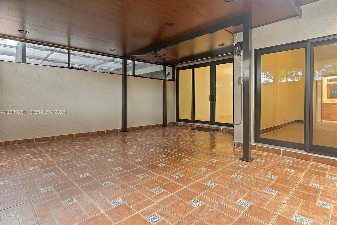 В аренду: $3,300 (3 спален, 2 ванн, 1446 Квадратных фут)
