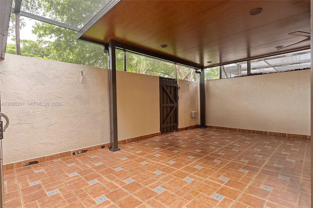В аренду: $3,300 (3 спален, 2 ванн, 1446 Квадратных фут)