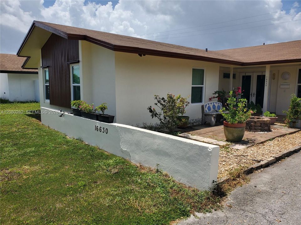 For Sale: $680,000 (4 beds, 2 baths, 1866 Square Feet)