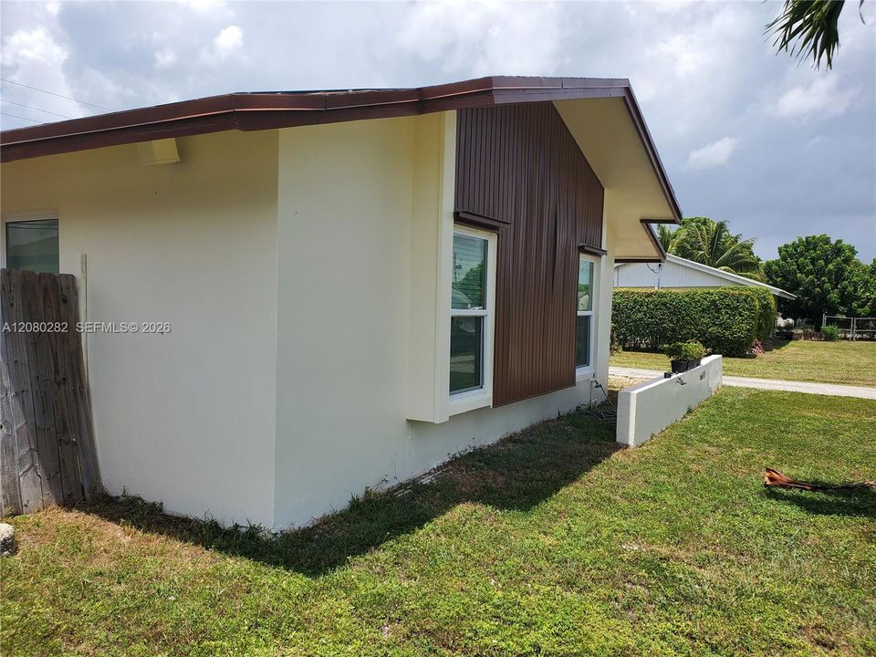 For Sale: $680,000 (4 beds, 2 baths, 1866 Square Feet)
