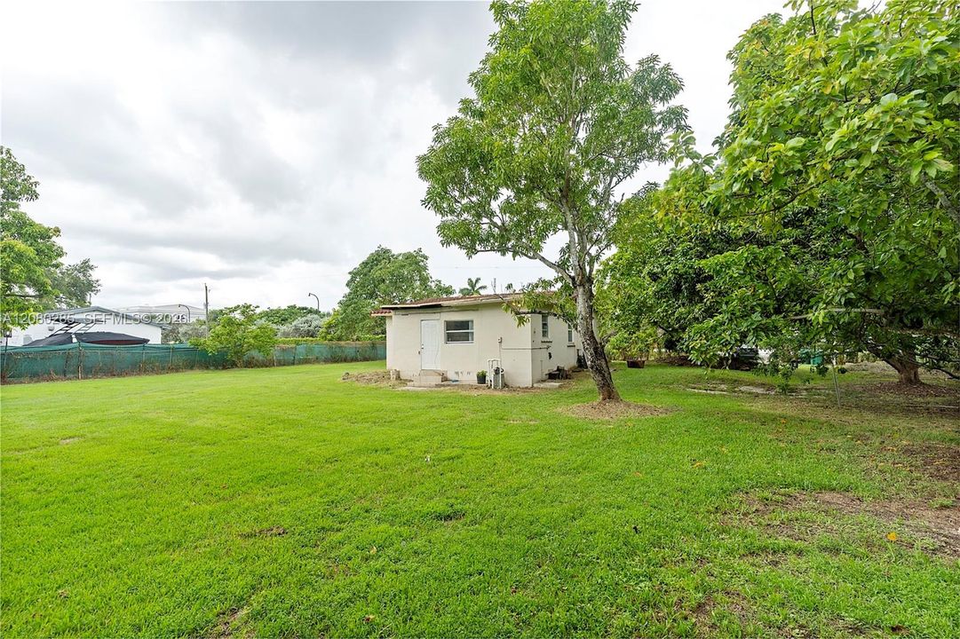 For Sale: $1,250,000 (2 beds, 1 baths, 1050 Square Feet)