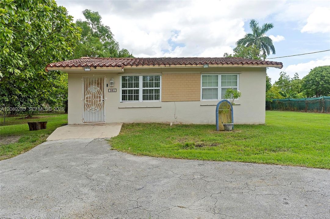 For Sale: $1,250,000 (2 beds, 1 baths, 1050 Square Feet)