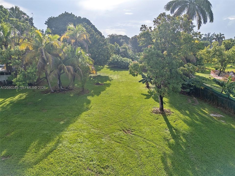For Sale: $1,250,000 (2 beds, 1 baths, 1050 Square Feet)