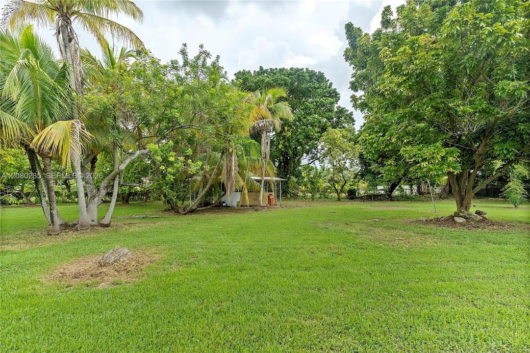 For Sale: $1,250,000 (2 beds, 1 baths, 1050 Square Feet)