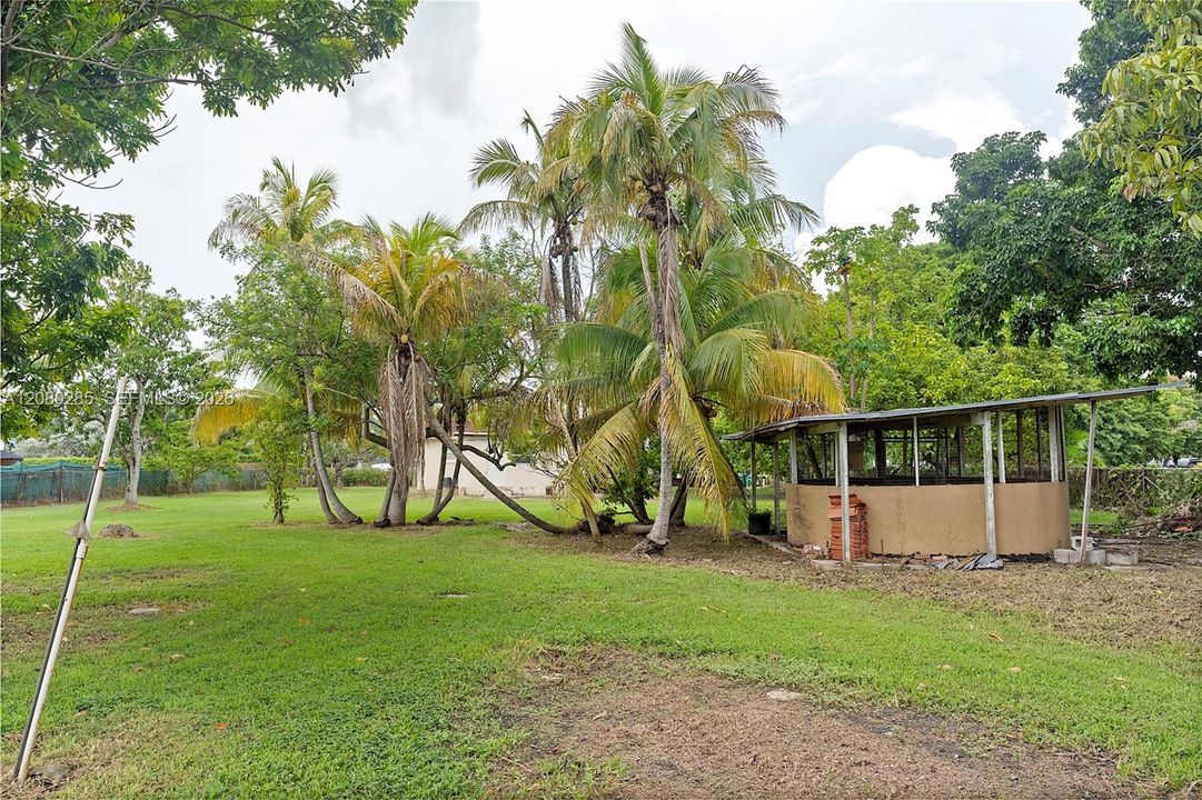 For Sale: $1,250,000 (2 beds, 1 baths, 1050 Square Feet)