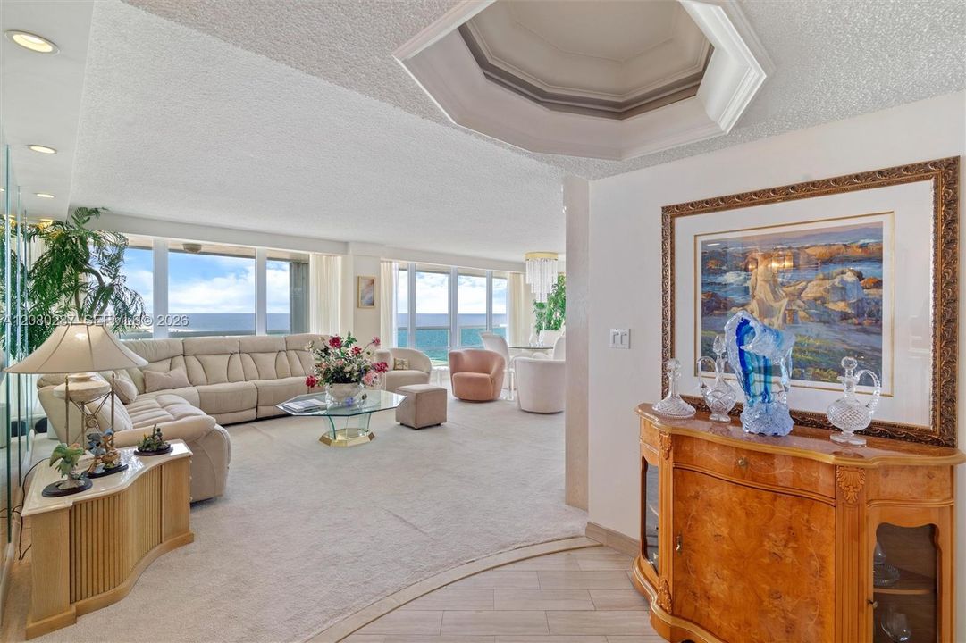 На продажу: $1,395,000 (2 спален, 2 ванн, 1813 Квадратных фут)
