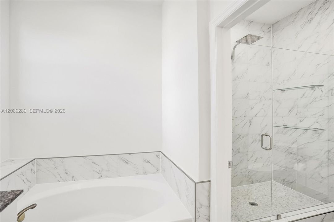 En Venta: $830,000 (3 camas, 3 baños, 2124 Pies cuadrados)