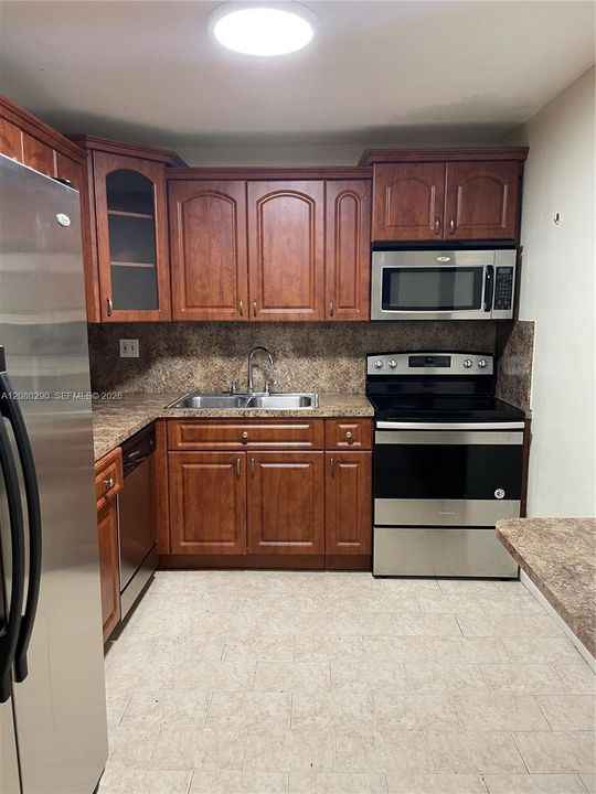 For Rent: $2,100 (1 beds, 2 baths, 1116 Square Feet)