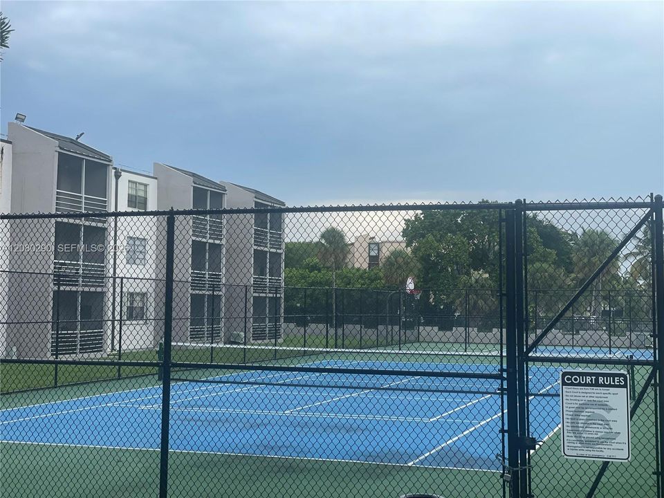 For Rent: $2,100 (1 beds, 2 baths, 1116 Square Feet)
