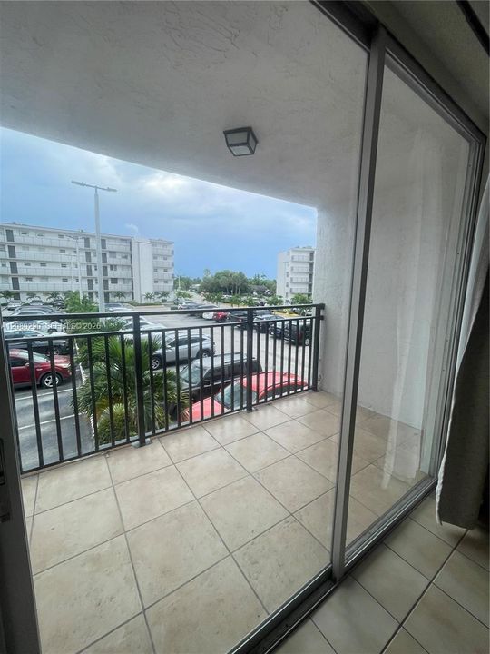 For Rent: $2,100 (1 beds, 2 baths, 1116 Square Feet)