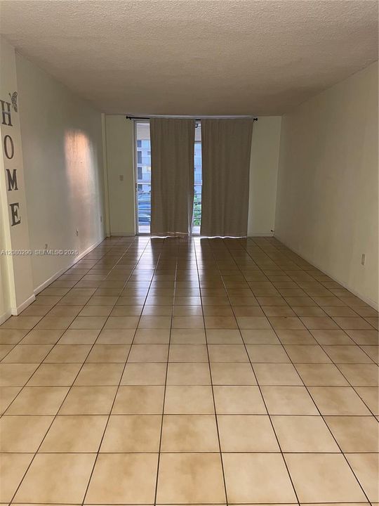For Rent: $2,100 (1 beds, 2 baths, 1116 Square Feet)