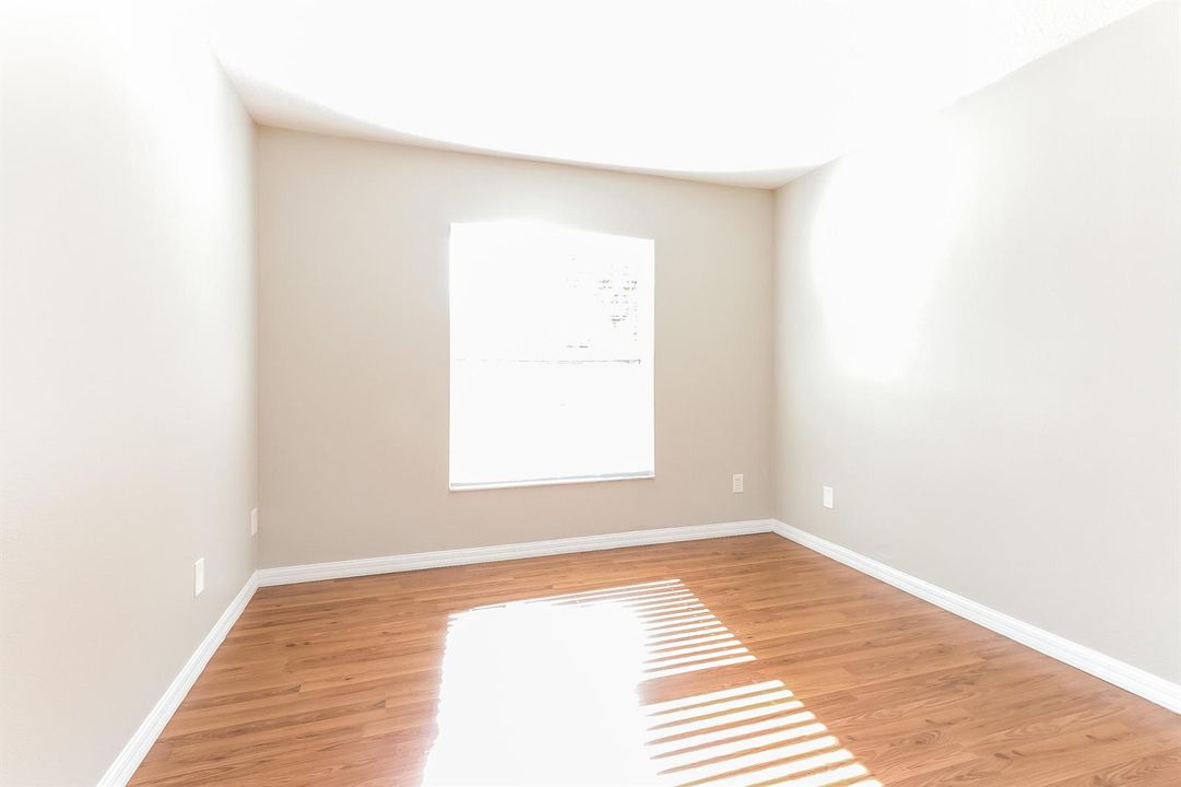 1000562.2257 SW Matheson Terrace - Bedro