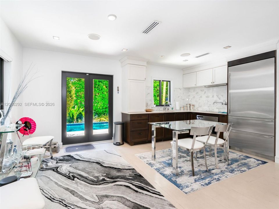 For Rent: $10,000 (3 beds, 2 baths, 1243 Square Feet)