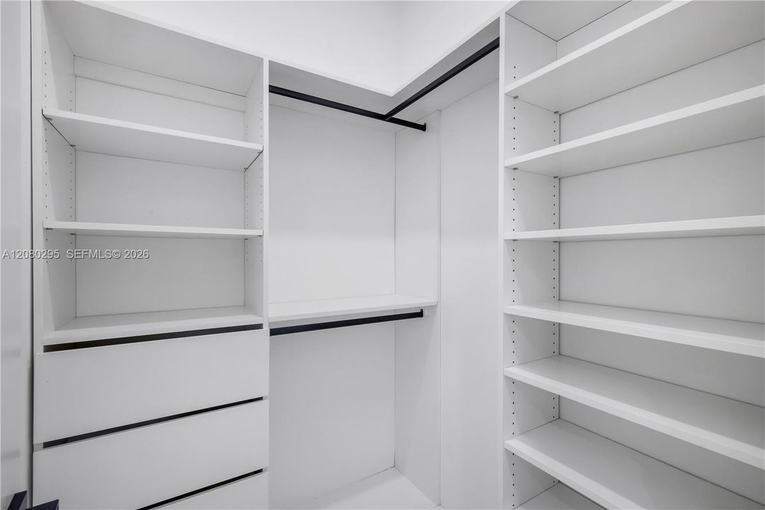 На продажу: $410,000 (4 спален, 2 ванн, 2000 Квадратных фут)