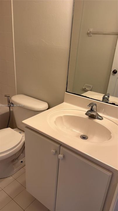 For Sale: $255,000 (2 beds, 2 baths, 817 Square Feet)