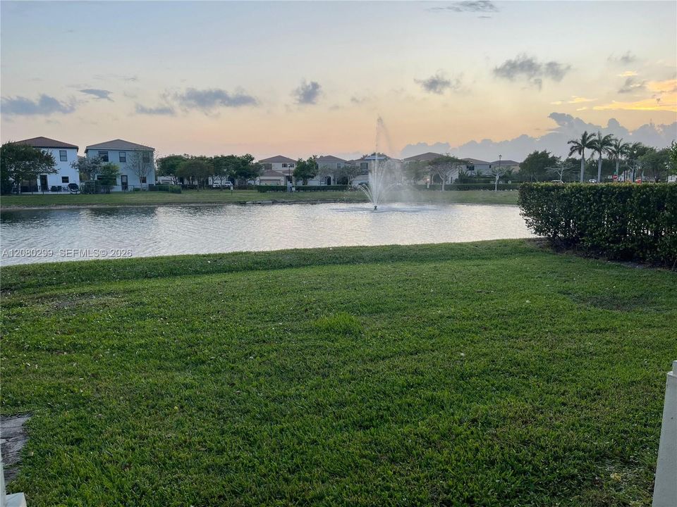 For Rent: $4,500 (3 beds, 2 baths, 1965 Square Feet)