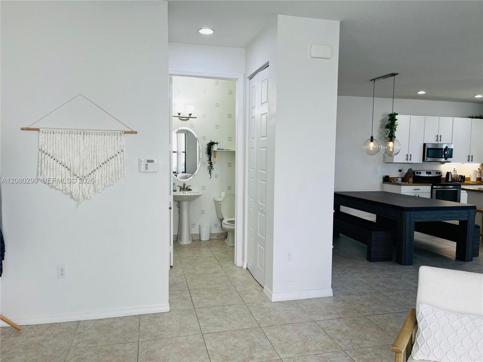For Rent: $4,500 (3 beds, 2 baths, 1965 Square Feet)