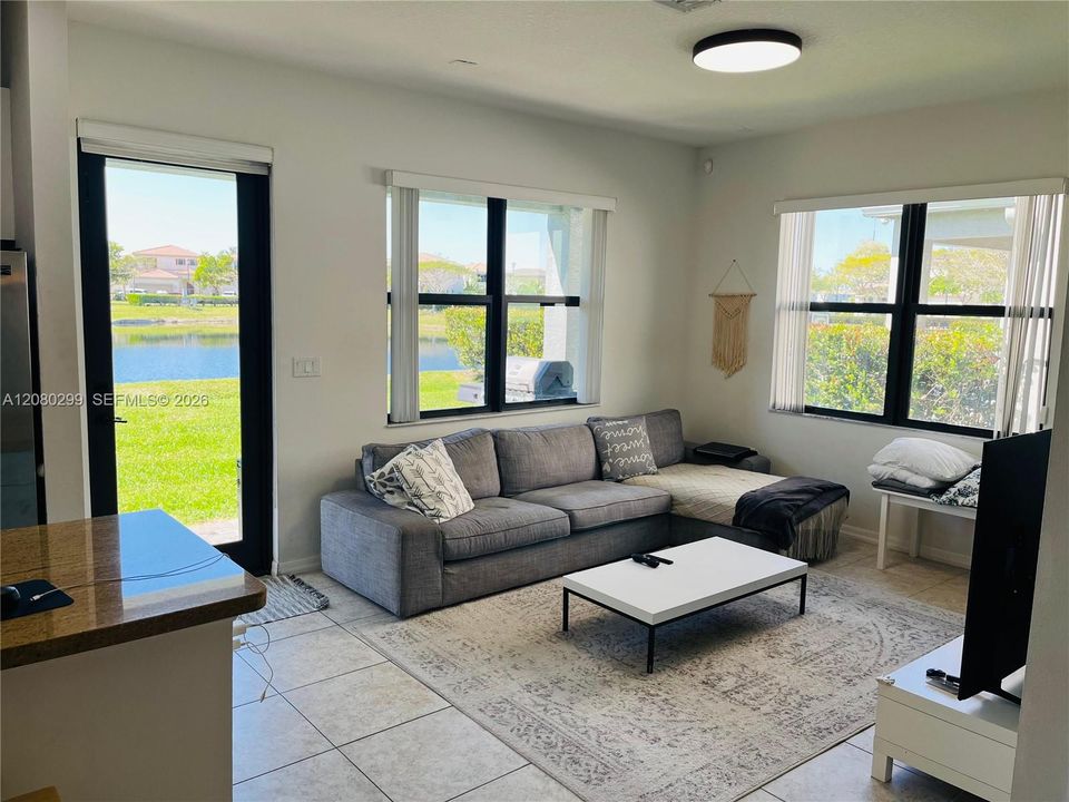 For Rent: $4,500 (3 beds, 2 baths, 1965 Square Feet)
