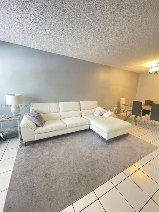 En Renta: $2,750 (3 camas, 2 baños, 1848 Pies cuadrados)