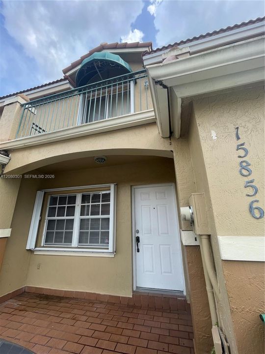 En Renta: $2,750 (3 camas, 2 baños, 1848 Pies cuadrados)