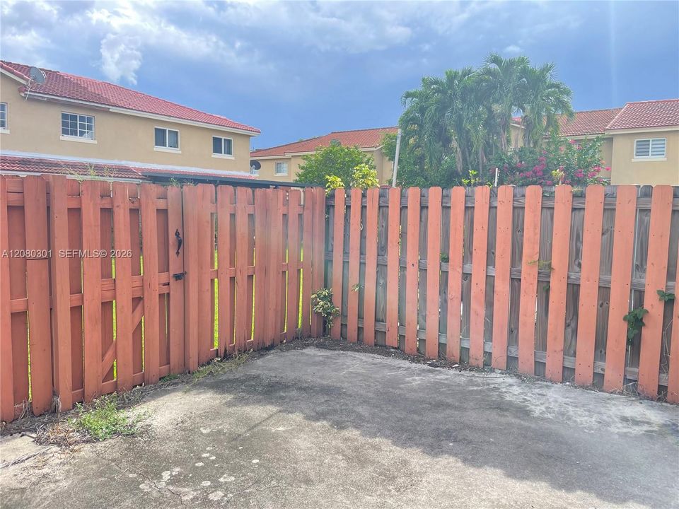En Renta: $2,750 (3 camas, 2 baños, 1848 Pies cuadrados)