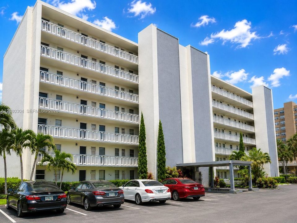 В аренду: $2,450 (2 спален, 2 ванн, 1092 Квадратных фут)