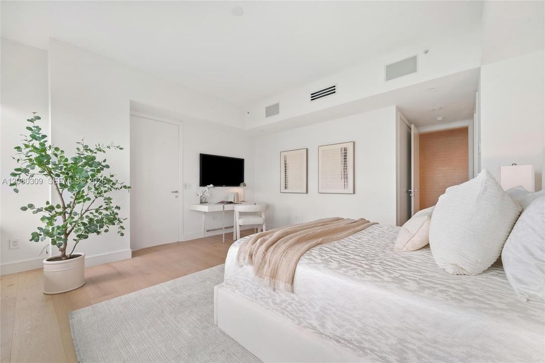 For Sale: $7,495,000 (4 beds, 4 baths, 3442 Square Feet)