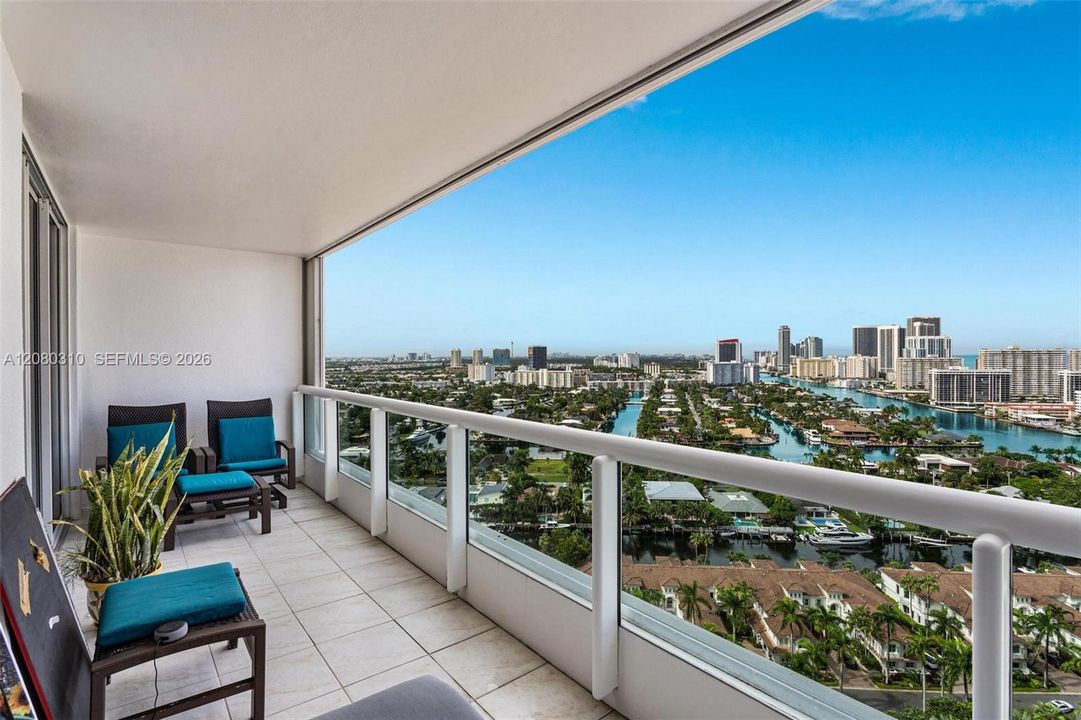 For Sale: $795,000 (3 beds, 2 baths, 1870 Square Feet)