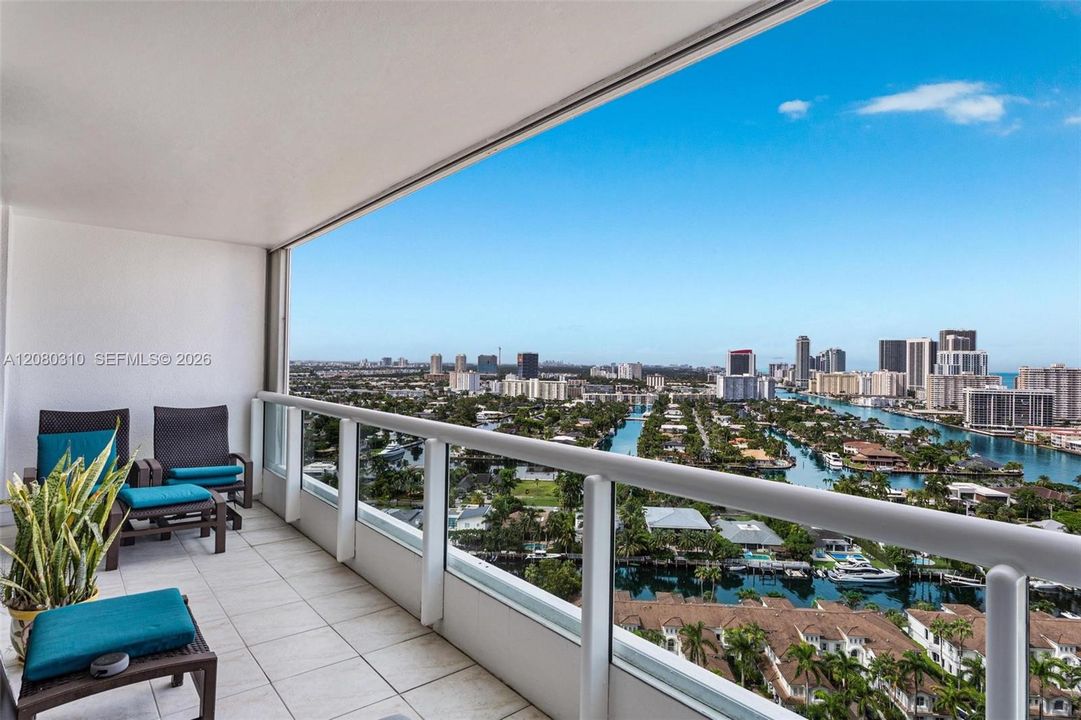 For Sale: $795,000 (3 beds, 2 baths, 1870 Square Feet)