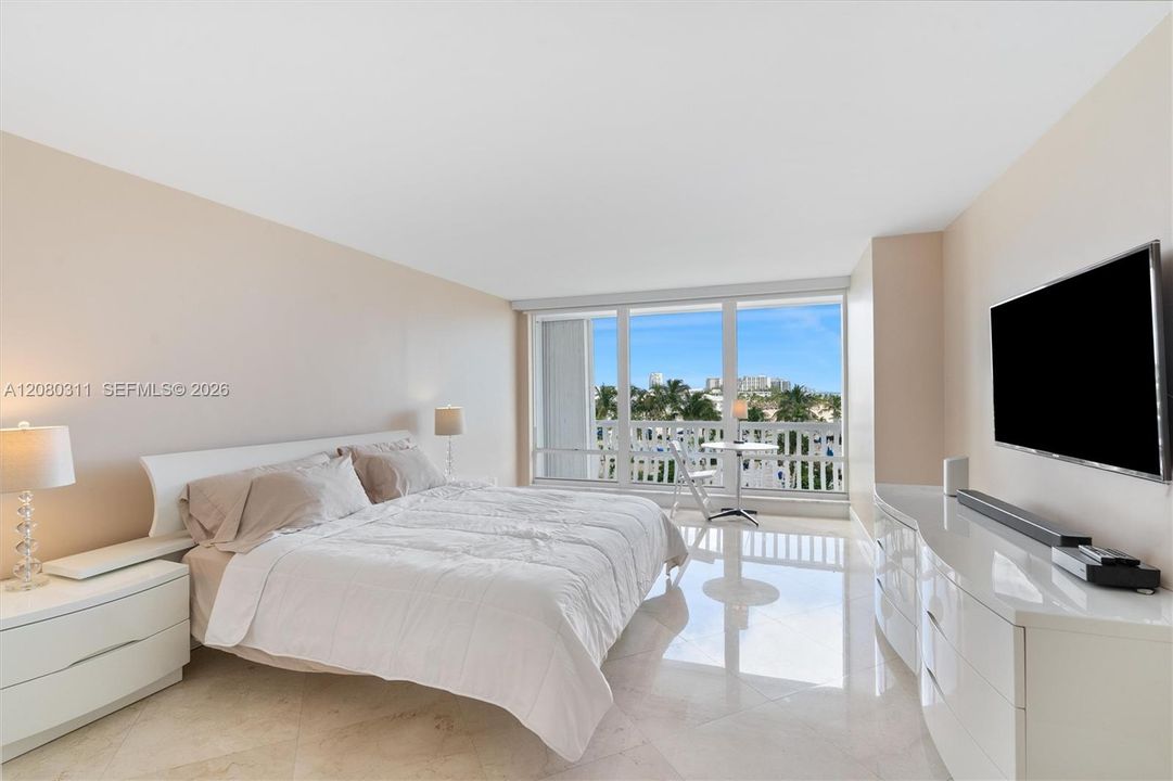В аренду: $6,500 (2 спален, 2 ванн, 1641 Квадратных фут)