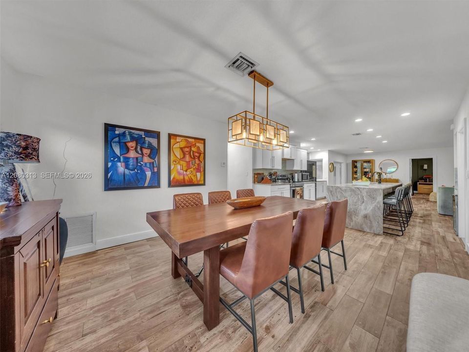 For Sale: $645,000 (3 beds, 2 baths, 1646 Square Feet)
