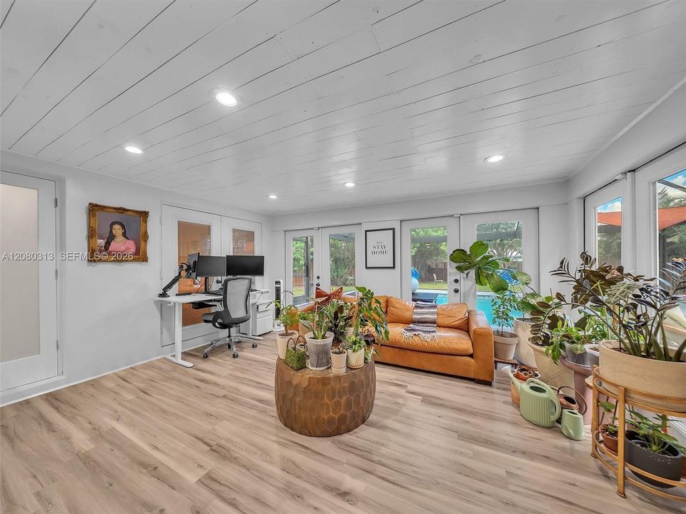 For Sale: $645,000 (3 beds, 2 baths, 1646 Square Feet)