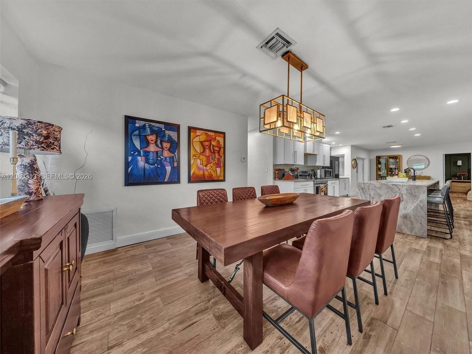 For Sale: $645,000 (3 beds, 2 baths, 1646 Square Feet)