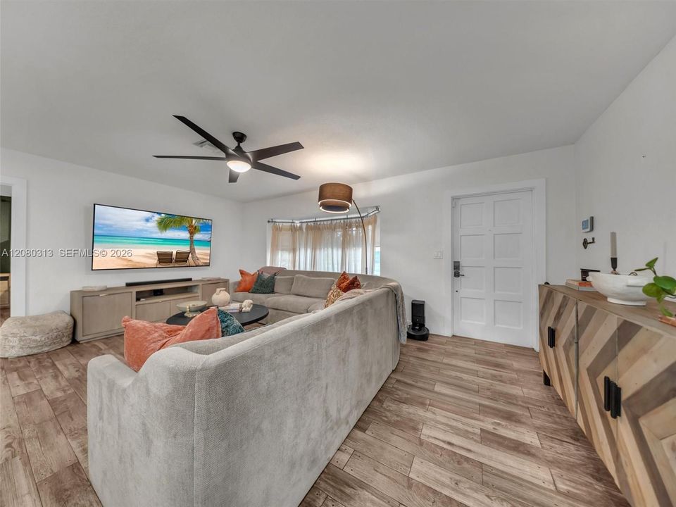 For Sale: $645,000 (3 beds, 2 baths, 1646 Square Feet)