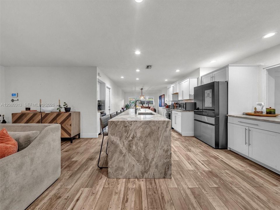 For Sale: $645,000 (3 beds, 2 baths, 1646 Square Feet)