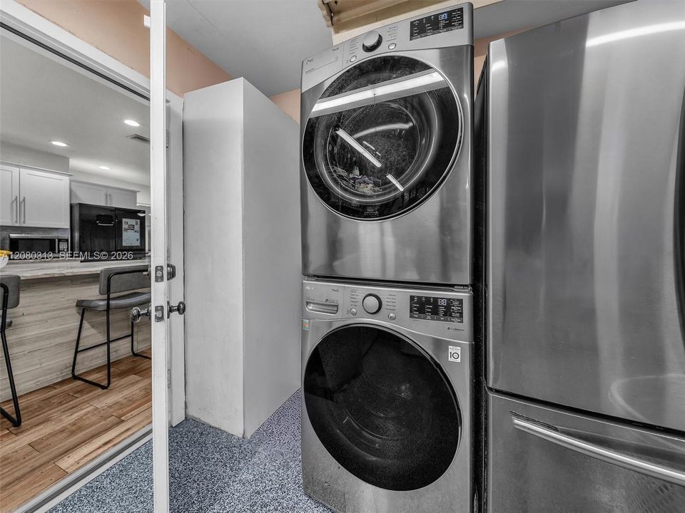 For Sale: $645,000 (3 beds, 2 baths, 1646 Square Feet)