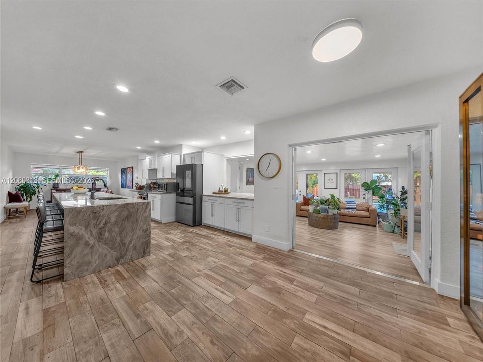 For Sale: $645,000 (3 beds, 2 baths, 1646 Square Feet)
