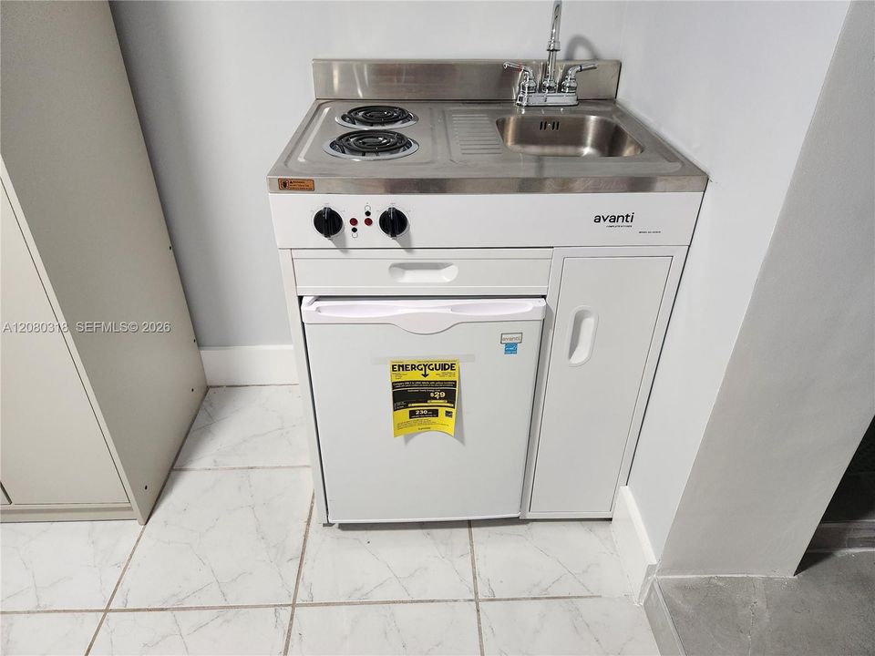 For Rent: $1,100 (1 beds, 1 baths, 1779 Square Feet)