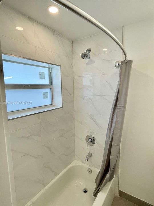 For Rent: $2,600 (3 beds, 2 baths, 3600 Square Feet)