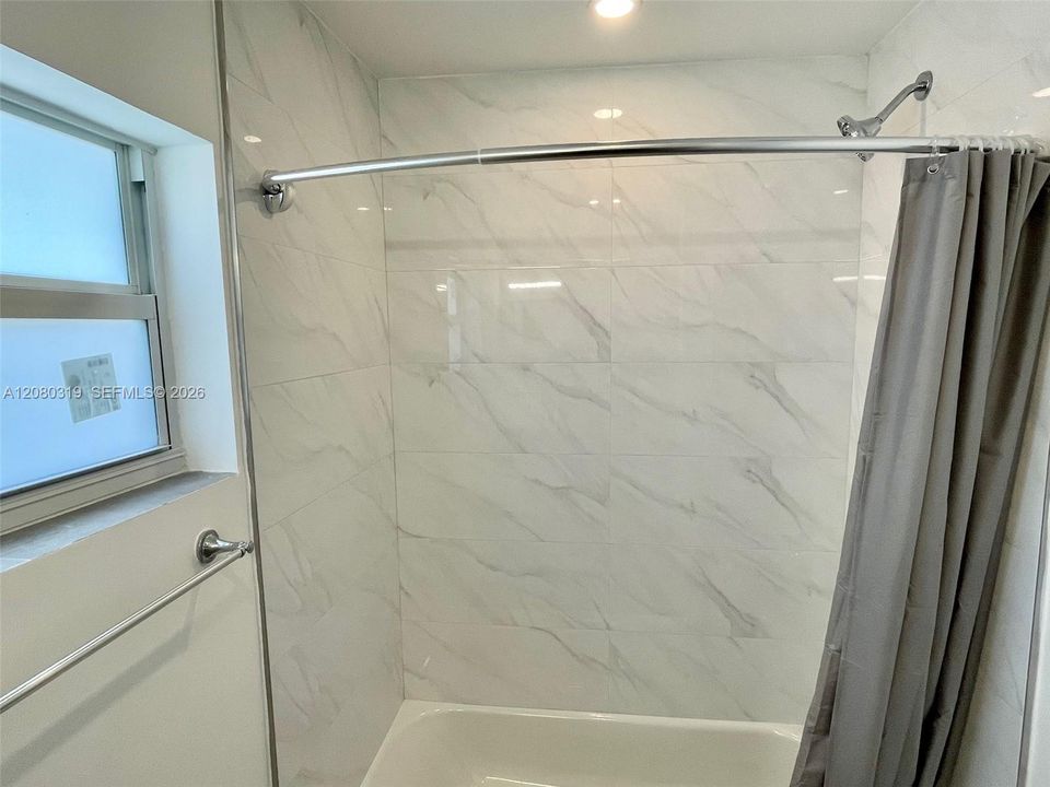 For Rent: $2,600 (3 beds, 2 baths, 3600 Square Feet)